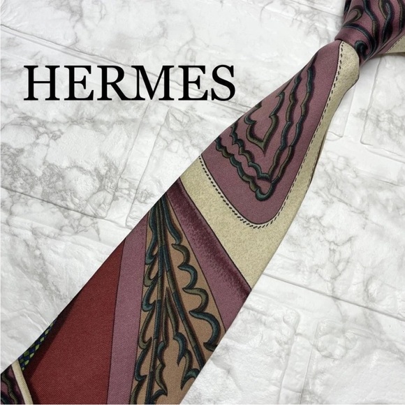 Hermès Vibrant Silk Tie with Red and Green Accents